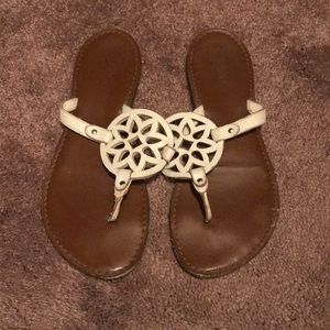 American eagle flip flops